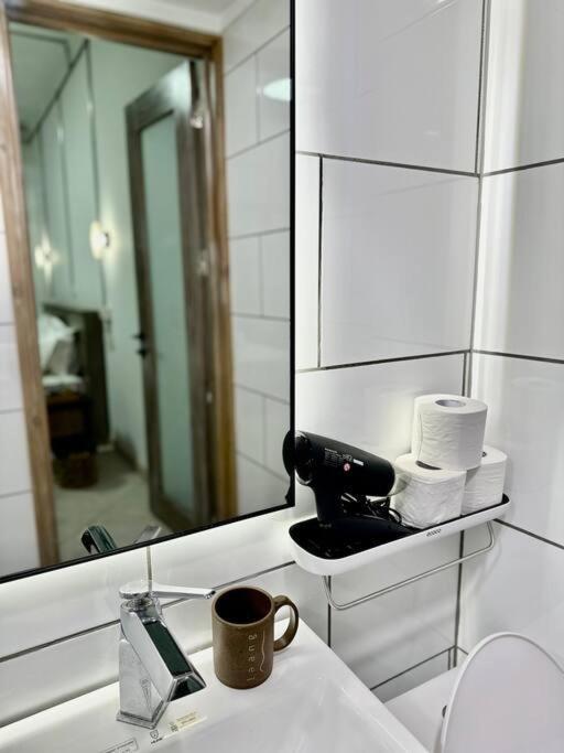 Apartamento Le Bijou Chic In The Heart Of Saigon Charm With View Ciudad Ho Chi Minh  Exterior foto